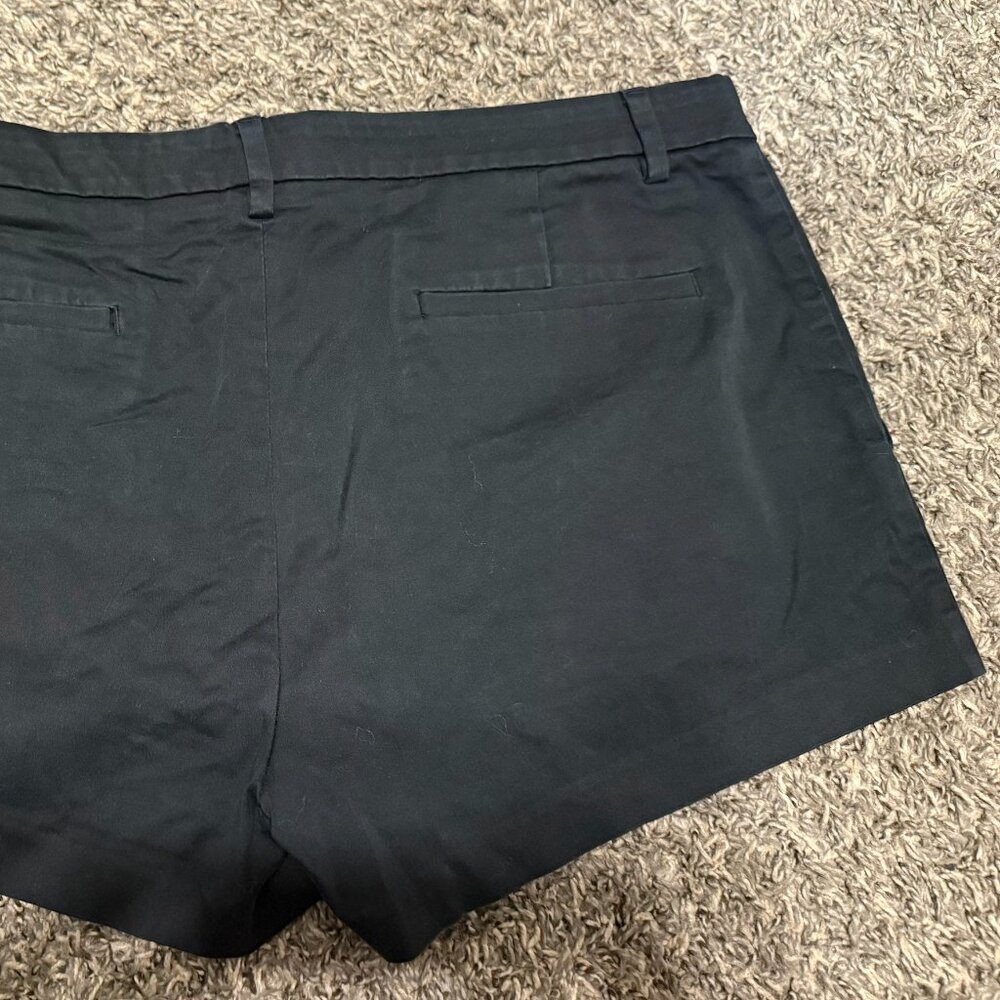 Banana Republic Black Women's Shorts - Picture 2 of 4